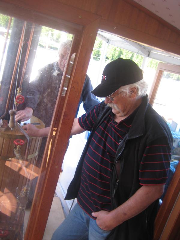 Mano gav sakkunnig hjälp